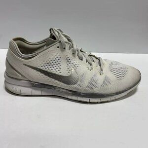 Nike Women’s Free TR Fit 5 Running Shoes White/Grey, Size 9 M